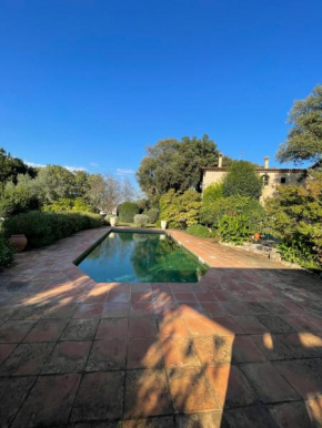 Can Patrona: XIX cty Rural Retreat with Pool & BBQ